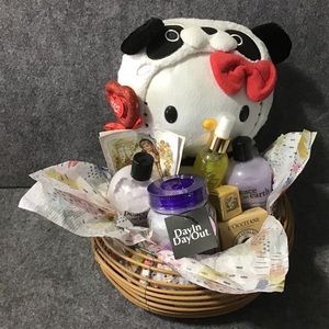 💖Hello Kitty Philosophy Love Yourself Basket #3